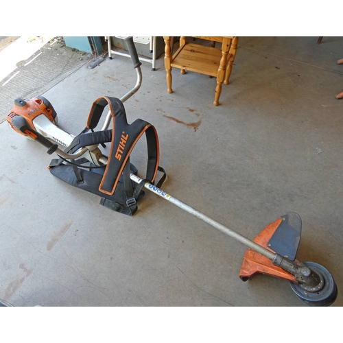 6066 - STIHL FS410C-EM SCRUBCUTTER 40CC PROFESSIONAL BRUSH CUTTER/STRIMMER WITH HARNESS **THIS LOT WILL BE ... 