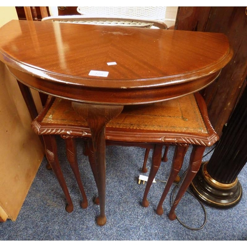 108 - NEST OF 3 MAHOGANY TABLES WITH LEATHER INSET TOPS ON QUEEN ANNE SUPPORTS & MAHOGANY HALFMOON TABLE