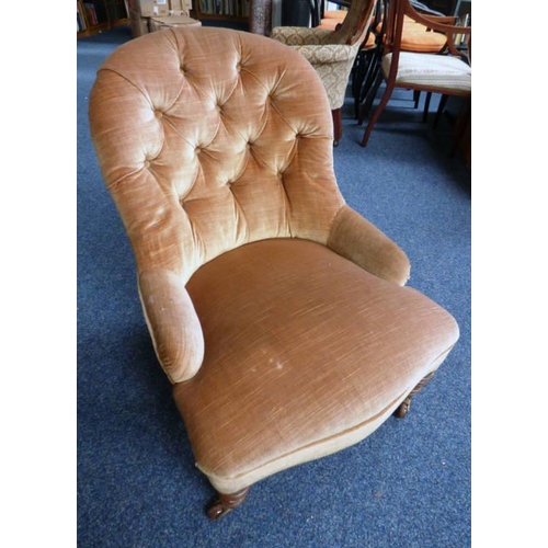 110 - 19TH CENTURY BUTTON BACK NURSING CHAIR ON TURNED SUPPORTS