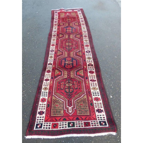 1135 - HANDWOVEN PERSIAN MISHKIN RUNNER WITH MEDALLION DESIGN, 334 X 100CM