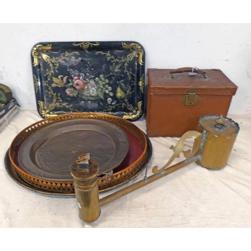 1213 - BRASS PARAFFIN LAMP ON ARM, VARIOUS TRAYS INCLUDING ONE EBONISED WITH FLORAL DECORATION AND A LIDDED... 