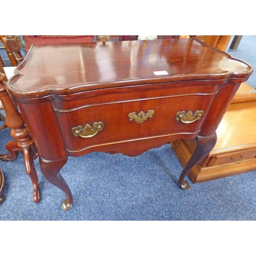 15 - 19TH CENTURY MAHOGANY TURNOVER TEA TABLE WITH FALSE DRAWER ON QUEEN ANNE SUPPORTS 73CM TALL