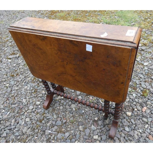 152 - 19TH CENTURY WALNUT SUTHERLAND TABLE ON BOBBIN SUPPORTS. LENGTH 51 CM