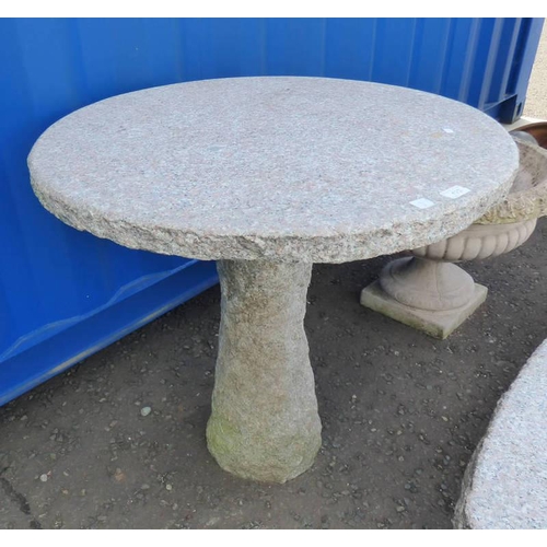 173 - PINK GRANITE CIRCULAR PEDESTAL GARDEN TABLE, DIAMETER 75CM