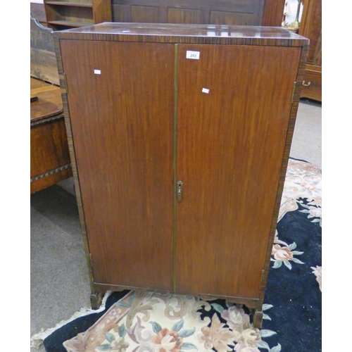 203 - EARLY 20TH CENTURY CROSSBANDED MAHOGANY 2 DOOR GENTLEMAN'S WARDROBE WIDTH 76CM X HEIGHT 120CM