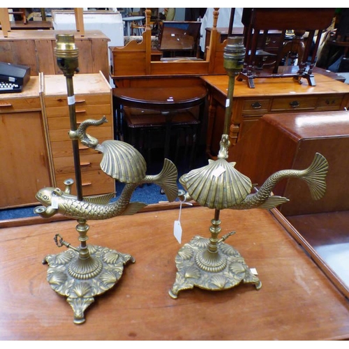 30 - PAIR OF BRASS TABLE LAMPS WITH SEASHELL DECORATION