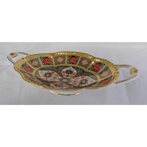 3036 - ROYAL CROWN DERBY TWIN HANDLED DISH WITH OLD IMARI PATTERN, LENGTH 22 CM