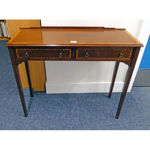 78 - 20TH CENTURY MAHOGANY SIDE TABLE WITH 2 DRAWERS ON SQUARE TAPERED SUPPORTS WITH CROSS BANDING, LENGT... 