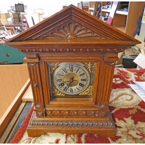 1443 - OAK MANTLE CLOCK