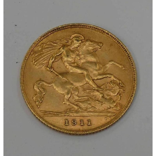 2723 - 1911 GEORGE V HALF SOVEREIGN