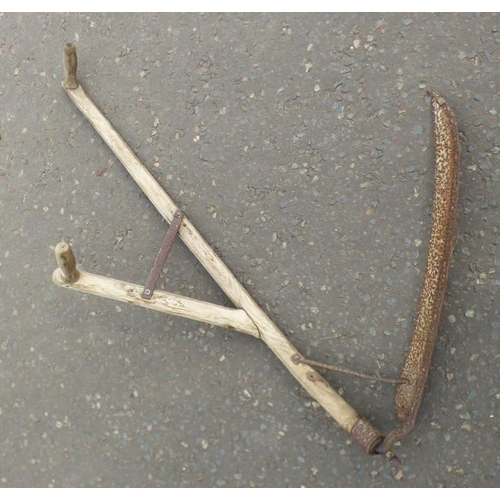 6133 - SCYTHE WITH OAK HANDLE