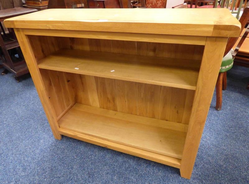 OAK OPEN BOOKCASE WITH ADJUSTABLE SHELVES 90 CM TALL X 106 CM WIDE