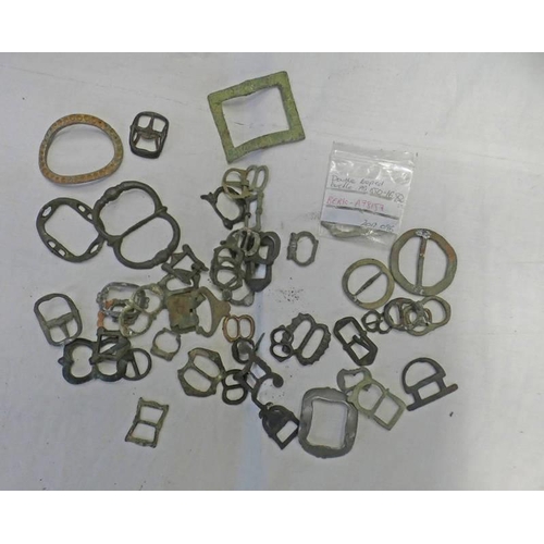 1136 - A GOOD SELECTION OF BUCKLES TO INCLUDE METAL DETECTOR FINDS, DOUBLE LOOPED BUCKLE 1550-1650, ETC