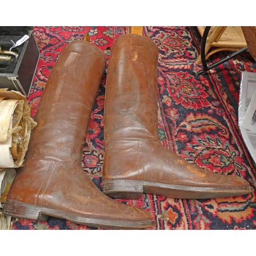 1150 - PAIR OF BROWN LEATHER BOOTS WITH WOODEN TREES