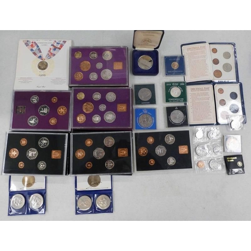 2537 - SELECTION OF COINS & MEDALS TO INCLUDE 6 UK PROOF SETS WITH 2 X 1970, 3 X 1971 AND 1980, 1986 £2 COM... 