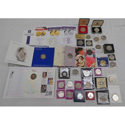 2542 - SELECTION OF VARIOUS COMMEMORATIVE COINS, MEDALS, ETC, TO INCLUDE 1977 SILVER JUBILEE PROOF CROWN, I... 