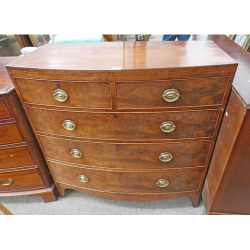 5589 - 19TH CENTURY MAHOGANY BOW FRONT CHEST OF 2 SHORT OVER 3 LONG GRADUATED DRAWERS ON SPLAYED SUPPORTS 1... 