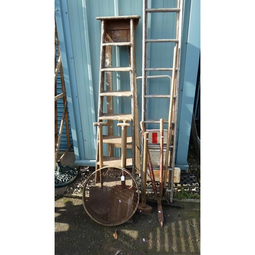 6094 - ALUMINIUM LADDER, WOODEN STEP LADDER & VARIOUS GARDEN TOOLS