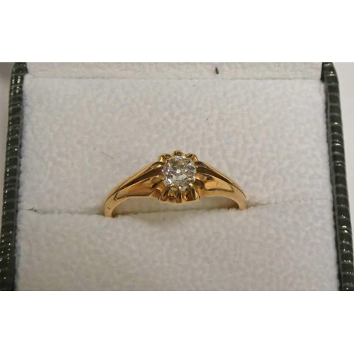 65 - EARLY 20TH CENTURY DIAMOND SET RING, THE CUSHION SHAPED RING APPROX. 0.5 CARATS