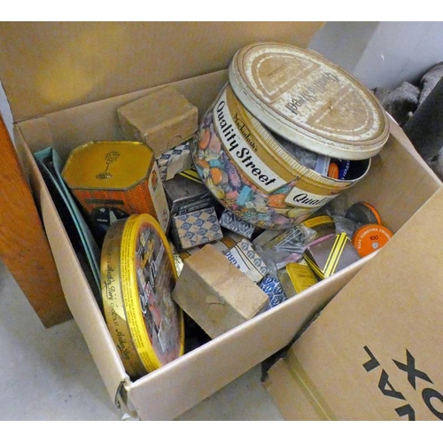 6089 - TINS FULL OF SCREWS, PINS, NAILS, ETC