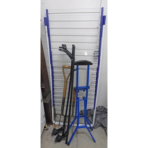 6091 - CLOTHES HORSE, 2 GARDENING FORKS, ETC