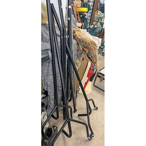 6003 - X2 METAL CLOTHES RACK