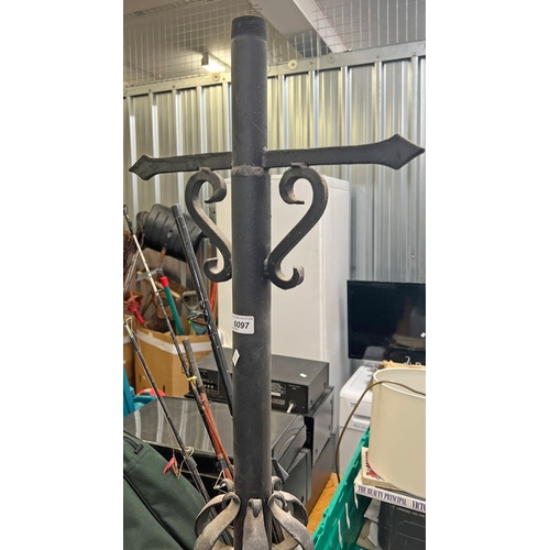 6097 - GARDEN DECORATIVE METAL POLE