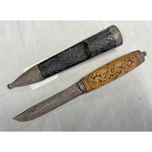 1328 - SCANDINAVIAN HUNTING KNIFE WITH 9.4 CM LONG SINGLE EDGED BLADE, MOULDED / CARVED HANDLE WITH ITS HEA... 