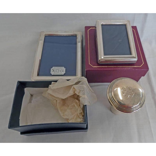 192 - MODERN SILVER PHOTO FRAME - BOXED, 1 OTHER SILVER PHOTO FRAME & SILVER BOTTLE STOPPER