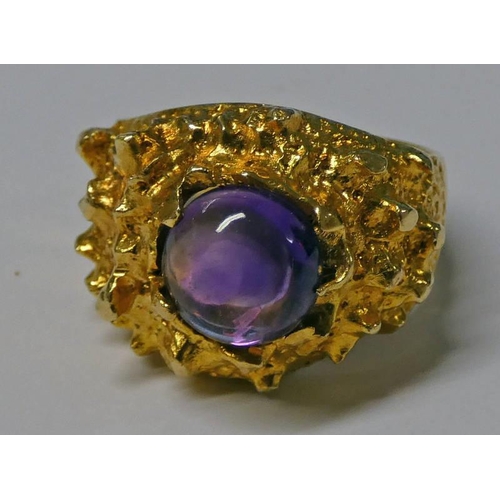 266 - 14K GOLD AMETHYST CABOCHON SET RING - 11.3G