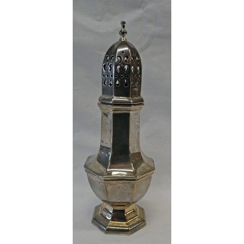 326 - SILVER OCTAGONAL BALUSTER SUGAR CASTOR BY MAPPIN & WEBB, BIRMINGHAM 1960 - 130 G