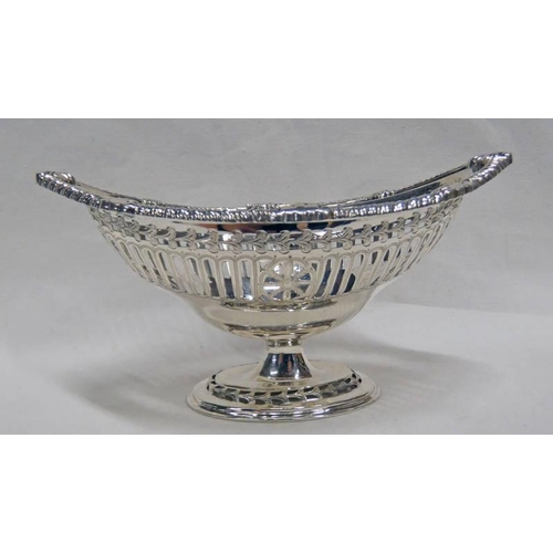 338 - SILVER OVAL PEDESTAL DISH WITH PIERCED DISH, LONDON 1897 - 16.5CM LONG, 145G