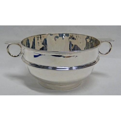 356 - SILVER TWIN HANDLED DISH BY BARKER BROTHERS, CHESTER 1910 - 16.5CM WIDE, 200G