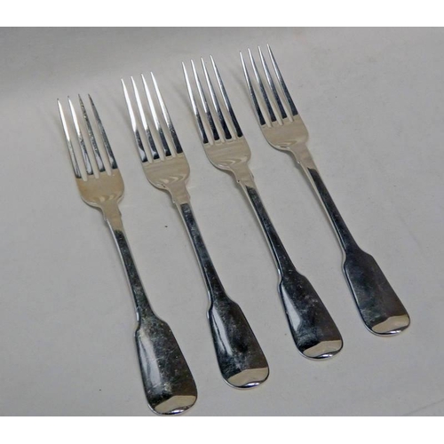 424 - SET OF 4 GEORGE IV SILVER TABLE FORKS BY FRANCIS HIGGINS, LONDON 1827 - 270G