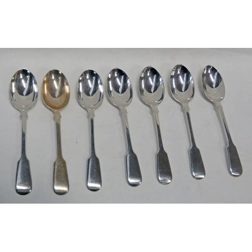 472 - SET OF 7 FIDDLE PATTERN TEASPOONS BY GOLDSMITHS & SILVERSMITHS CO. LONDON 1907 - 200G