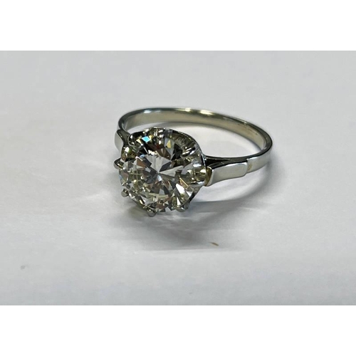 520 - DIAMOND SINGLE STONE RING, THE BRILLIANT-CUT DIAMOND APPROX. 2.50 CARATS