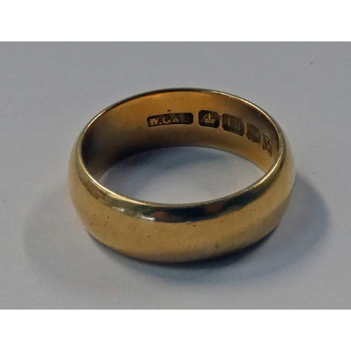 524 - 18CT GOLD WEDDING BAND - RING SIZE, O - 8G