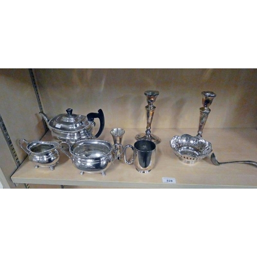 528 - SELECTION OF SILVER PLATED WARE INCLUDING 3 PIECE TEASET, PAIR CANDLESTICKS ETC ON 1 SHELF