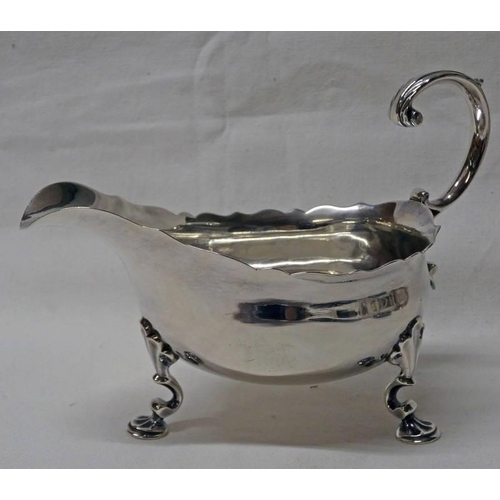 540 - GEORGE II SILVER SAUCE BOAT WITH SCROLL HANDLE & PAD FEET BY WALTER BRIND, LONDON 1756 - 120G