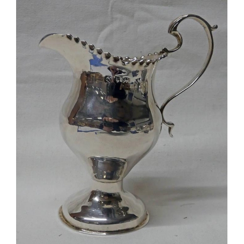 542 - GEORGE III SILVER PEDESTAL CREAM JUG, LONDON 1774 - 85G