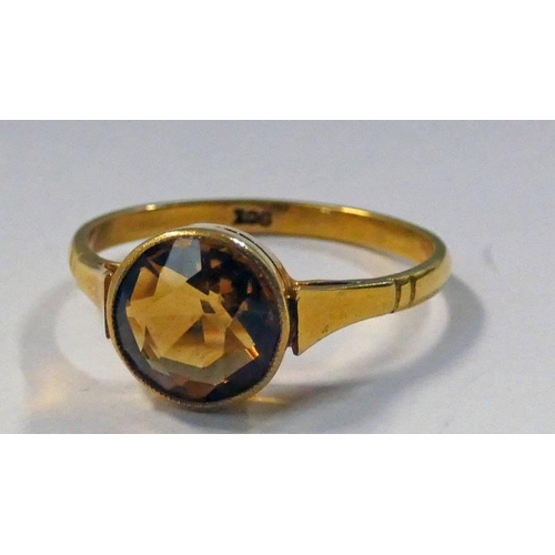 562 - 9CT GOLD CITRINE SET RING - 2G