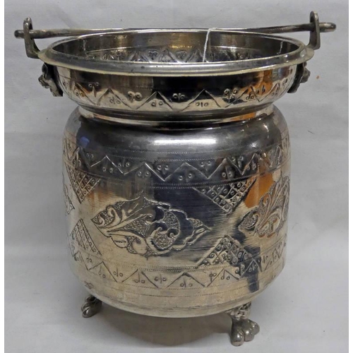 595 - MEXICAN SILVER SWING HANDLED ICE BUCKET ON PAW FEET - 710 G