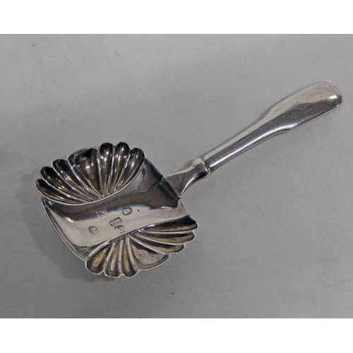 596 - GEORGIAN SILVER CADDY SPOON BY THOMAS MILLINGTON, BIRMINGHAM 1823