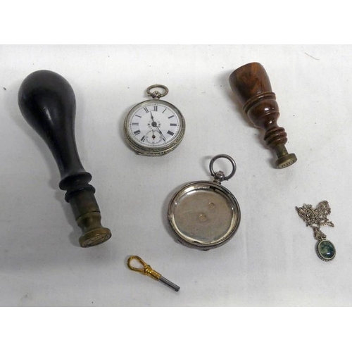 599 - 800 SILVER FOB WATCH, SILVER WATCH CASE, AGATE SET PENDANT AND 2 WOODEN HANDLED INTAGLIO DESK SEALS ... 