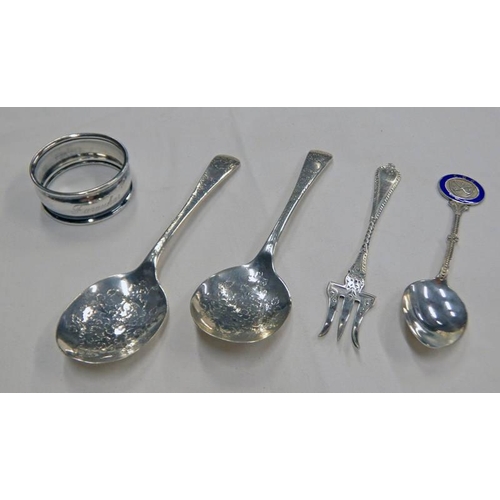 643 - PAIR SILVER ENGRAVED JAM SPOONS, SILVER & ENAMEL GOLFING SPOON, SILVER NAPKIN RING, ETC - 75 G