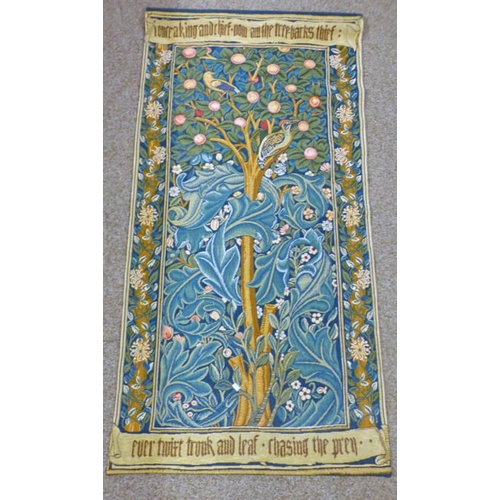 1074 - 19TH CENTURY STYLE HANGING WALL TAPESTRY DEPICTING 2 WOODPECKERS IN AN APPLE TREE LENGTH : 73 CM X 1... 