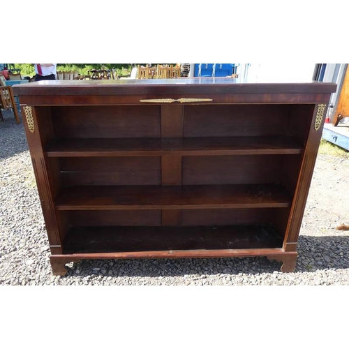 116 - 20TH CENTURY MAHOGANY OPEN BOOKCASE ON BRACKET SUPPORTS 92 CM TALL X 125 CM LONG