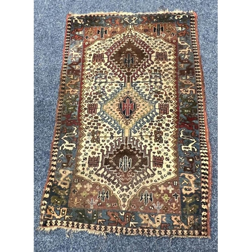 1567 - MIDDLE EASTERN CARPET 131 X 84CM