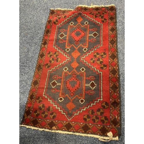 1568 - RED MIDDLE EASTERN CARPET 150 X 89CM