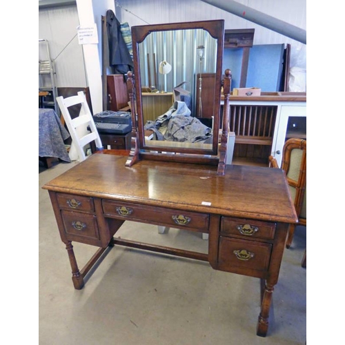 274 - OAK DRESSING TABLE WITH MIRROR AND 5 DRAWERS ON TURNED SUPPORTS 122 CM LONG